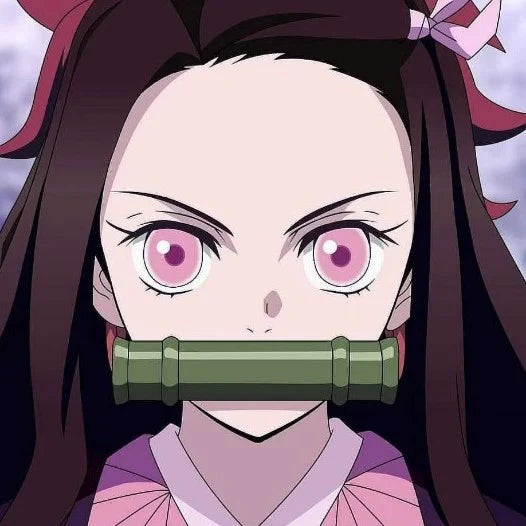 Lentes de contacto morados: realza el color de tus ojos con un toque de elegancia o audacia